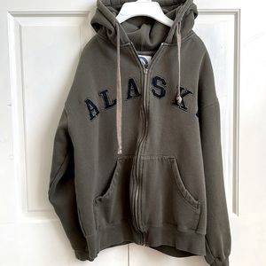 Alaskan Clothing Co. - Zip up hoodie